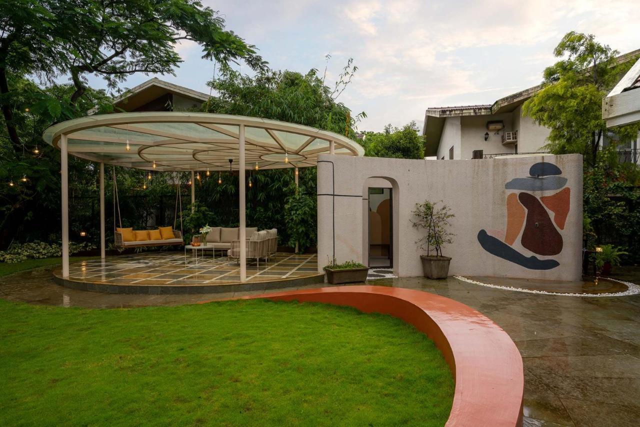 Villa Stayvista's Gulmohar Gardens: Mountain With Heated Pool & Games