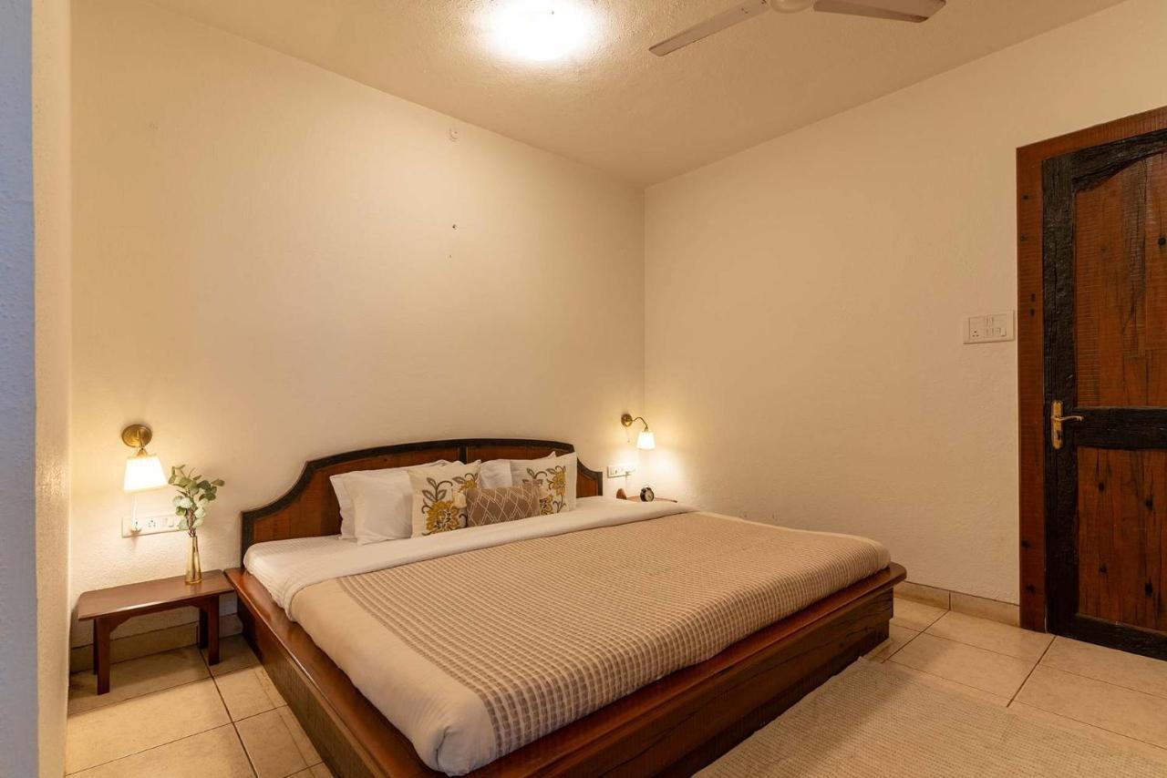 Stayvista's Gulmohar Gardens: Mountain With Heated Pool & Games Villa