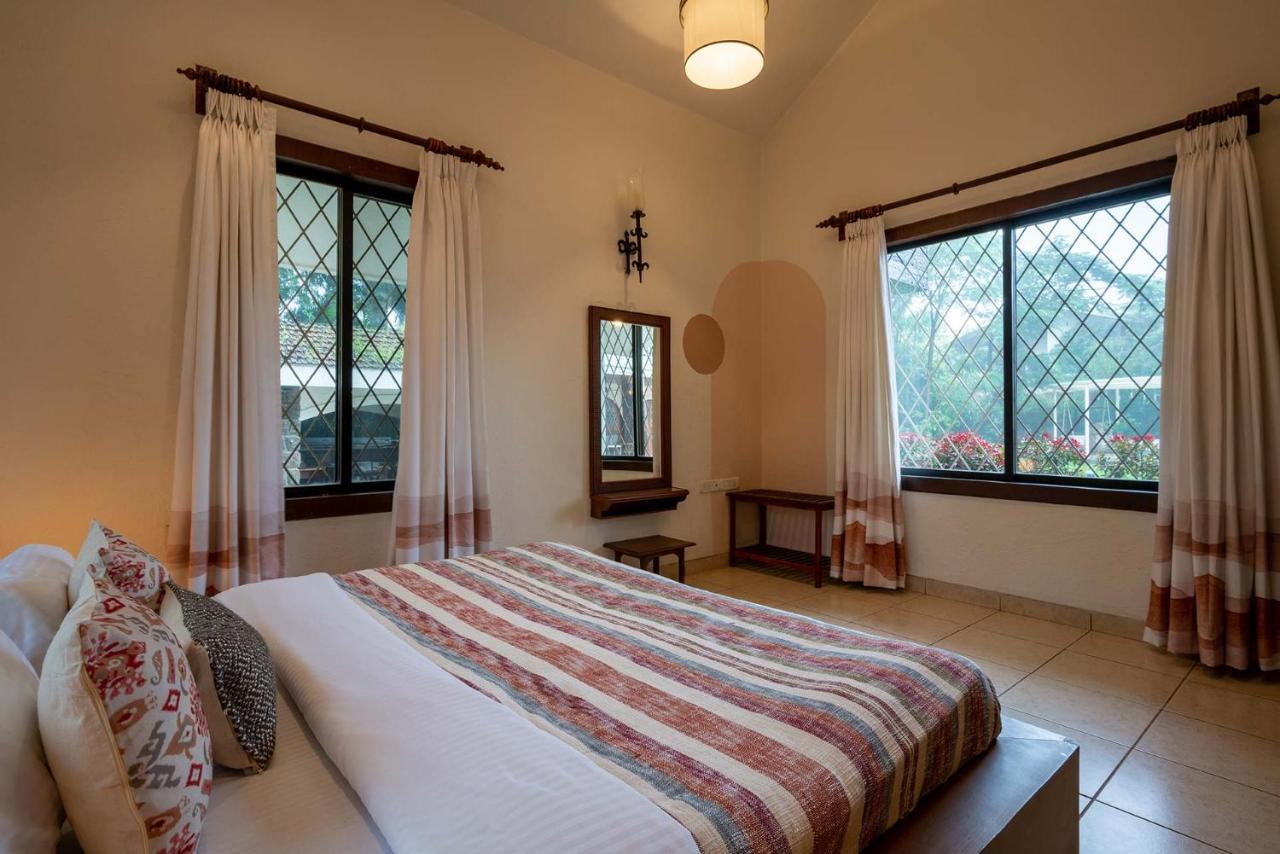 Villa Stayvista's Gulmohar Gardens: Mountain With Heated Pool & Games