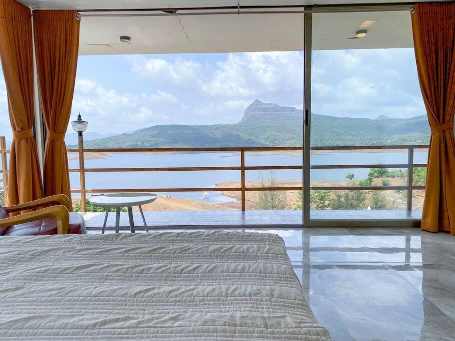 Villa Glass House By Kalani Farms
