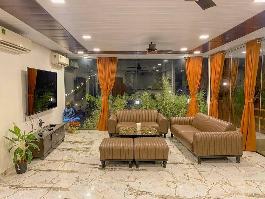Glass House By Kalani Farms