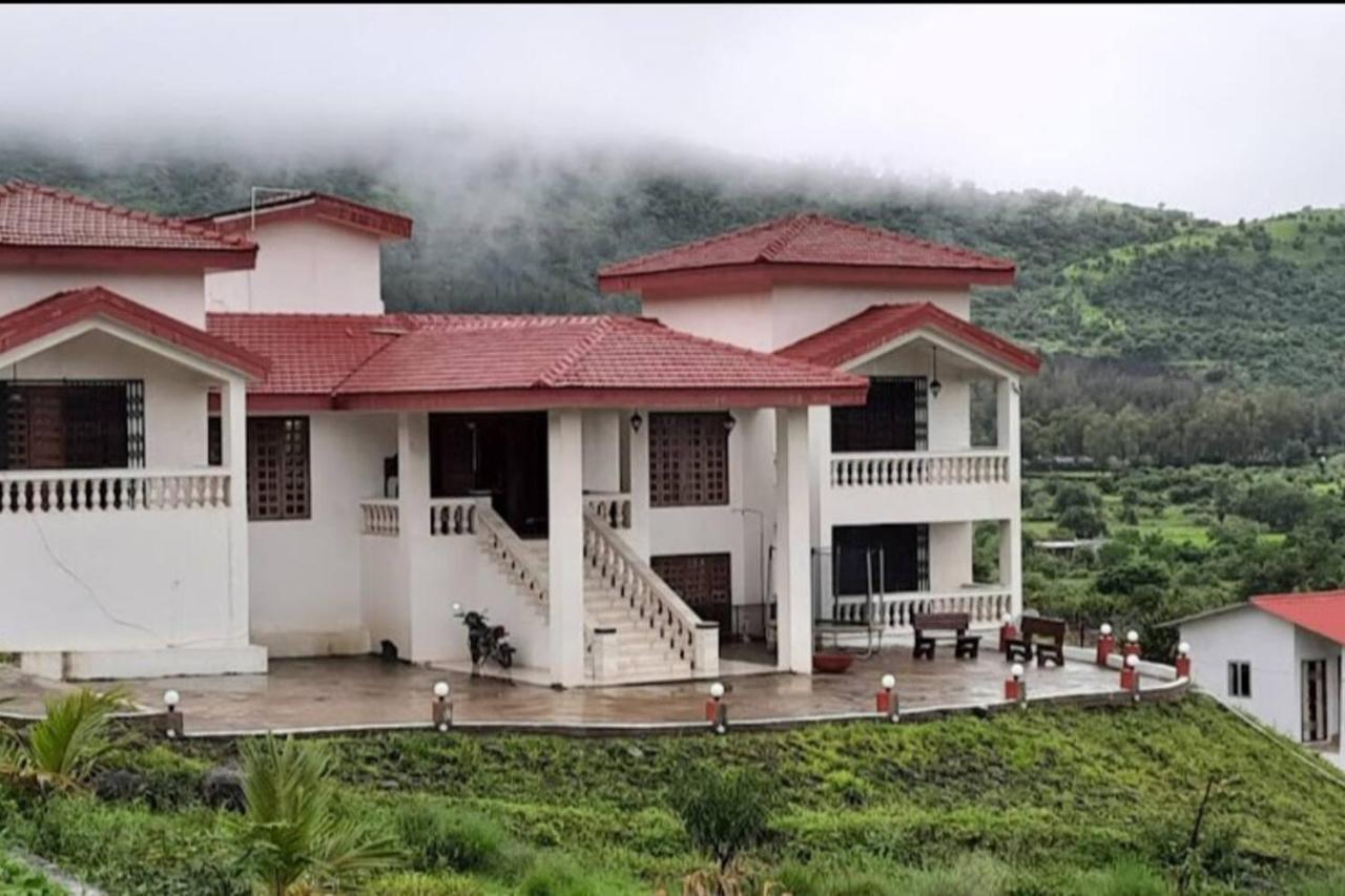 Colonial Pet Friendly 3 Bhk With Outstanding Views Villa *