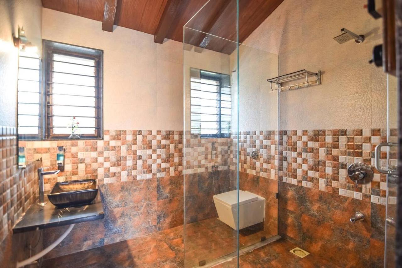 Colonial Pet Friendly 3 Bhk With Outstanding Views *