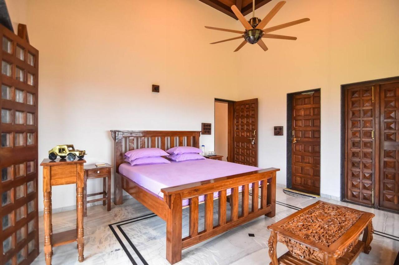 Colonial Pet Friendly 3 Bhk With Outstanding Views *