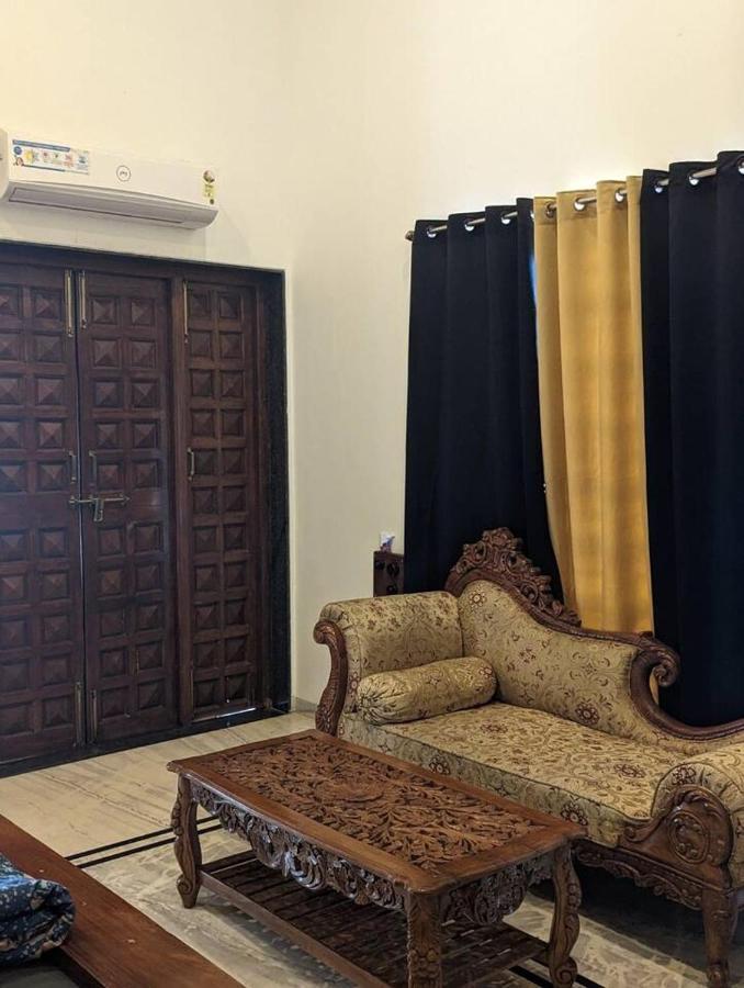 Colonial Pet Friendly 3 Bhk With Outstanding Views Villa *