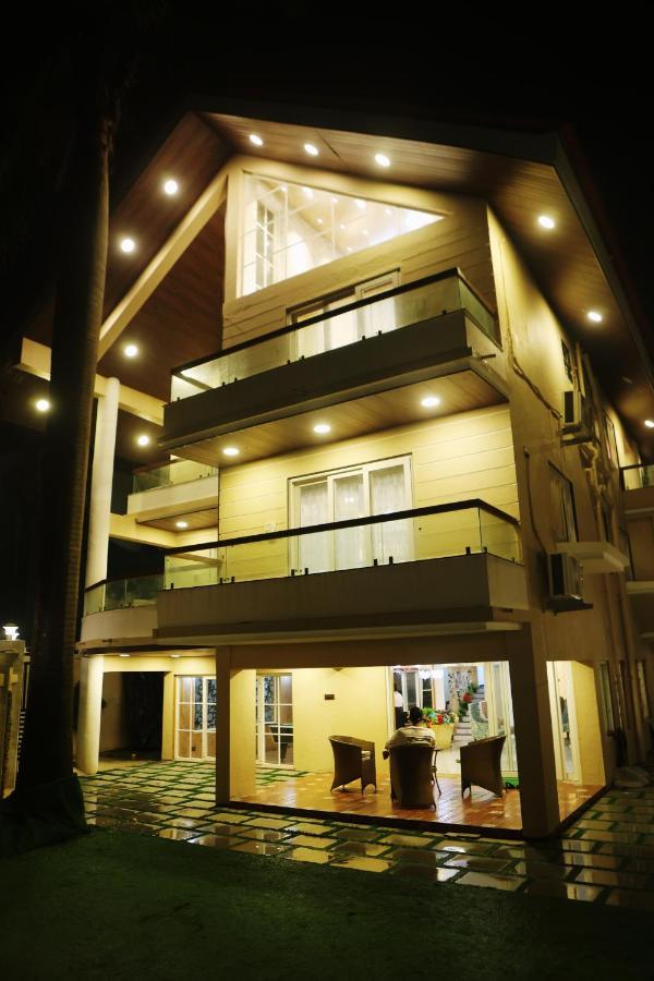 World Villa, Villa