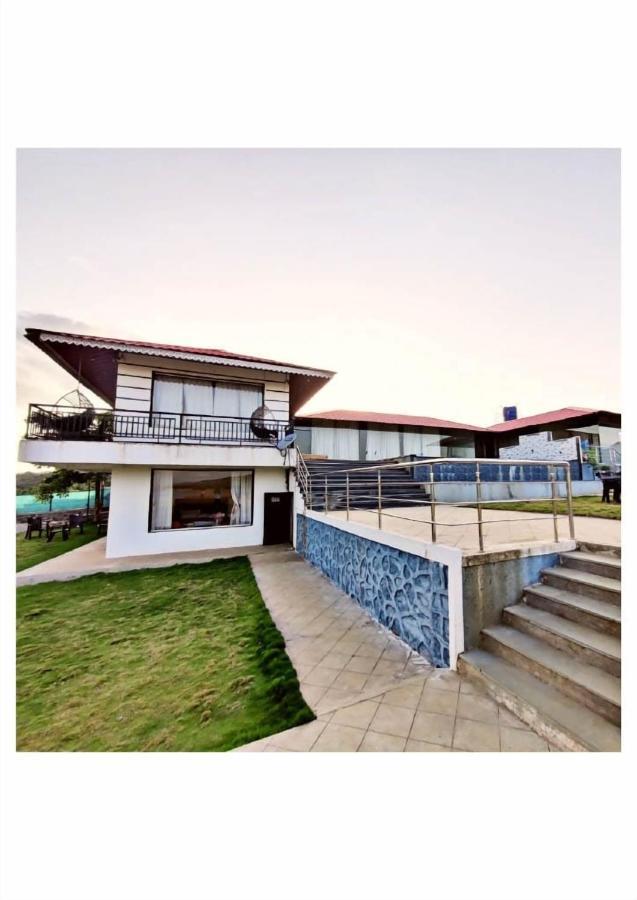 Country house Lakeside Nirvana Lonavala