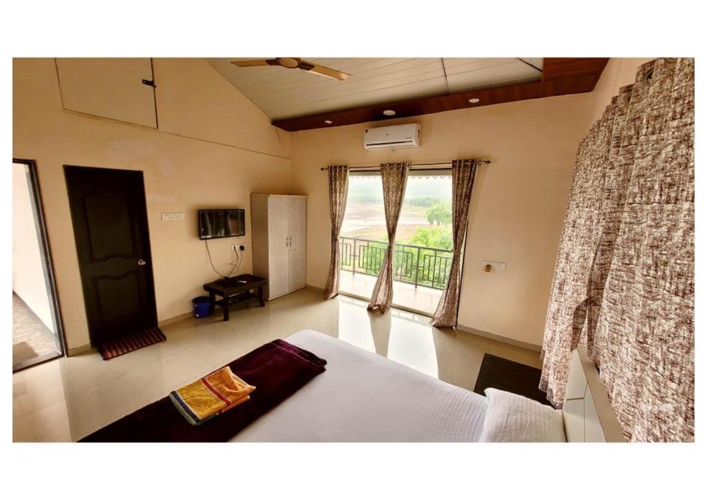 Lakeside Nirvana Country house Lonavala