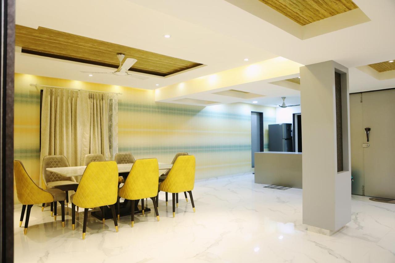 World Villa, Villa