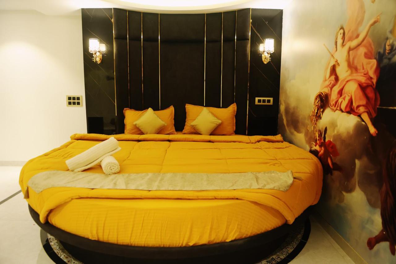 World Villa, Villa