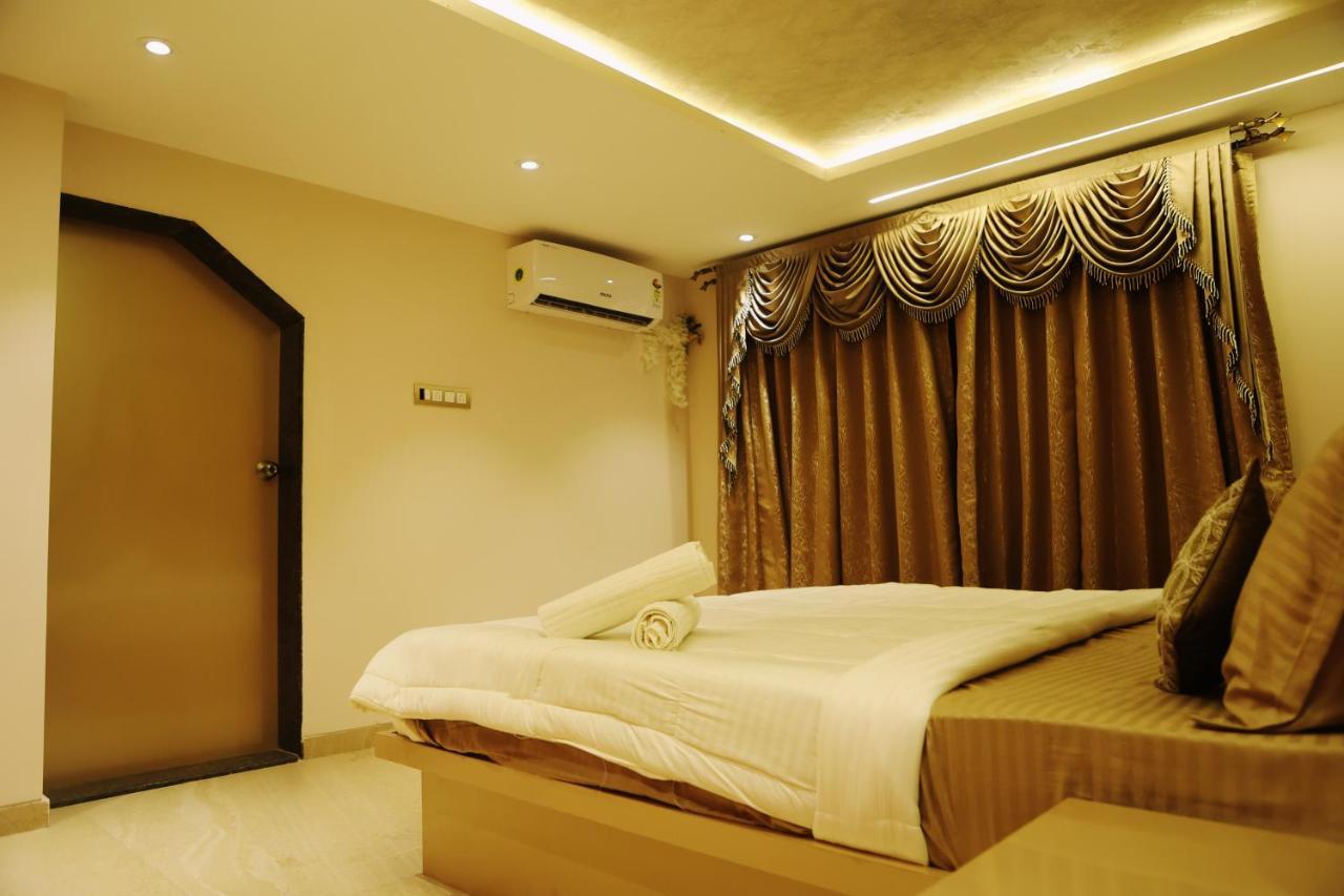 World Villa, Villa *