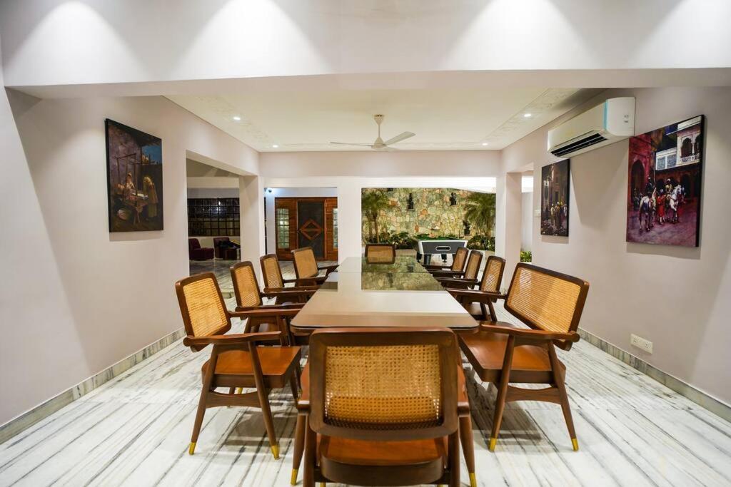 Grande Palazzo 6 Bedrooms Luxurious With Private Pool At Khandala, Villa *