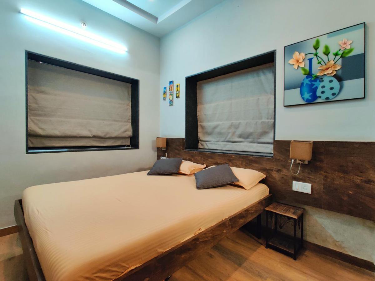 Stayscape Woodhouse 6bhk Villa