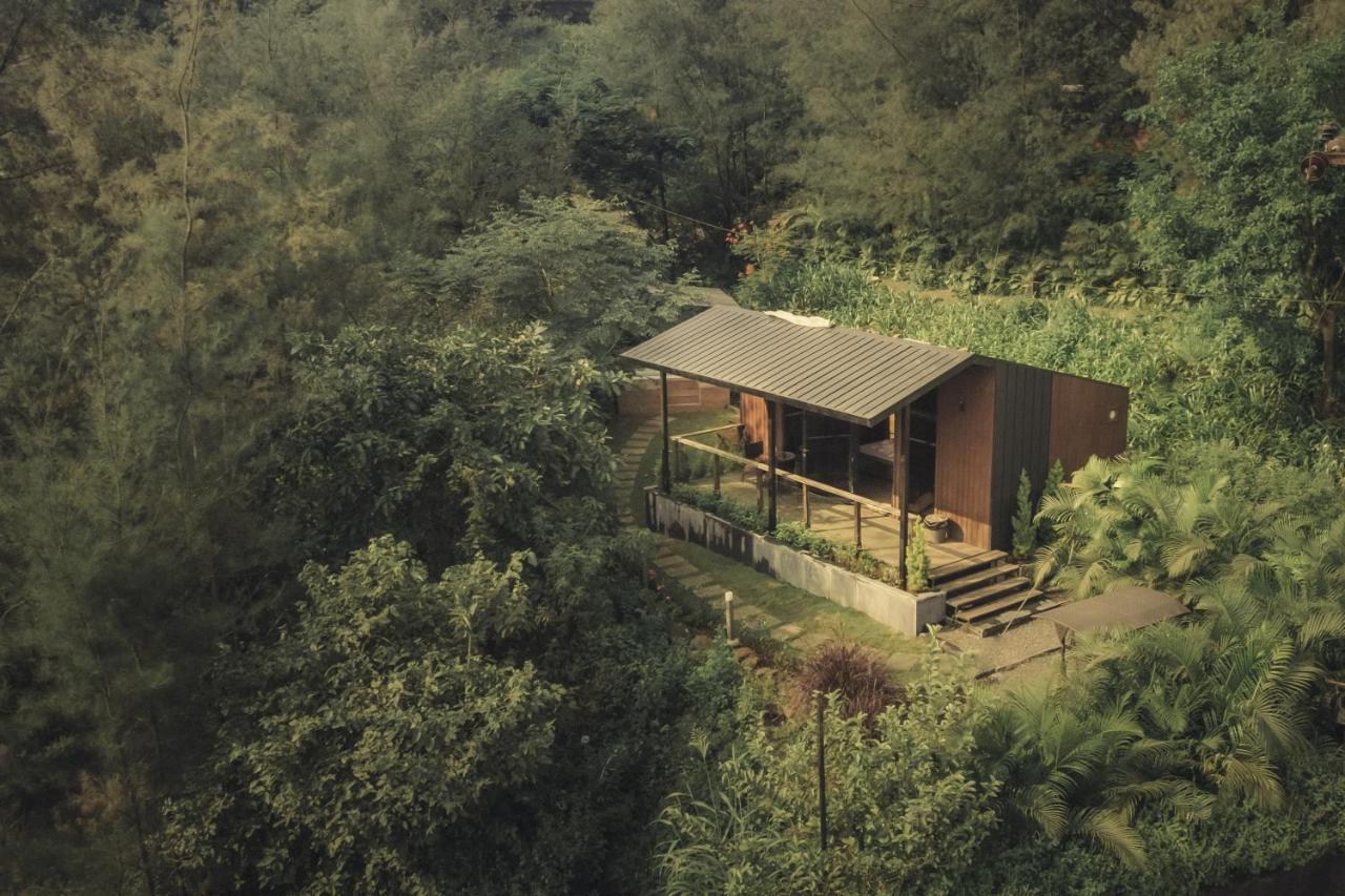 - Homestay Near Pawna Lake, *