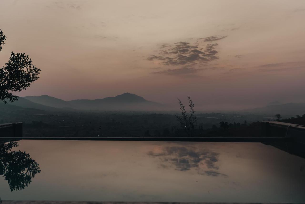 - Homestay Near Pawna Lake, Chalet