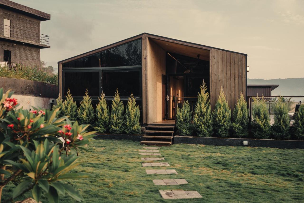- Homestay Near Pawna Lake, Chalet