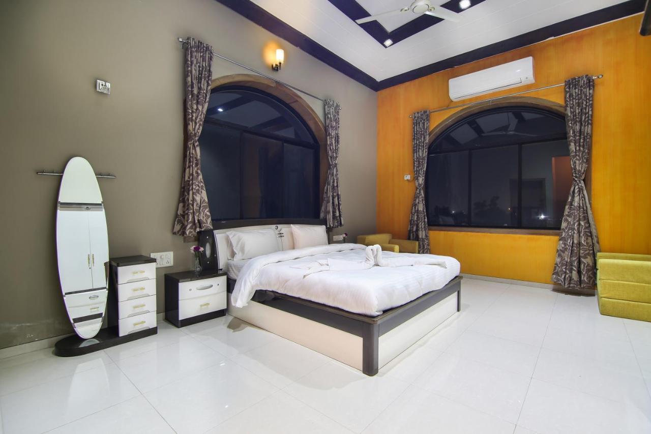 Akbar 4bhk With Pool Villa