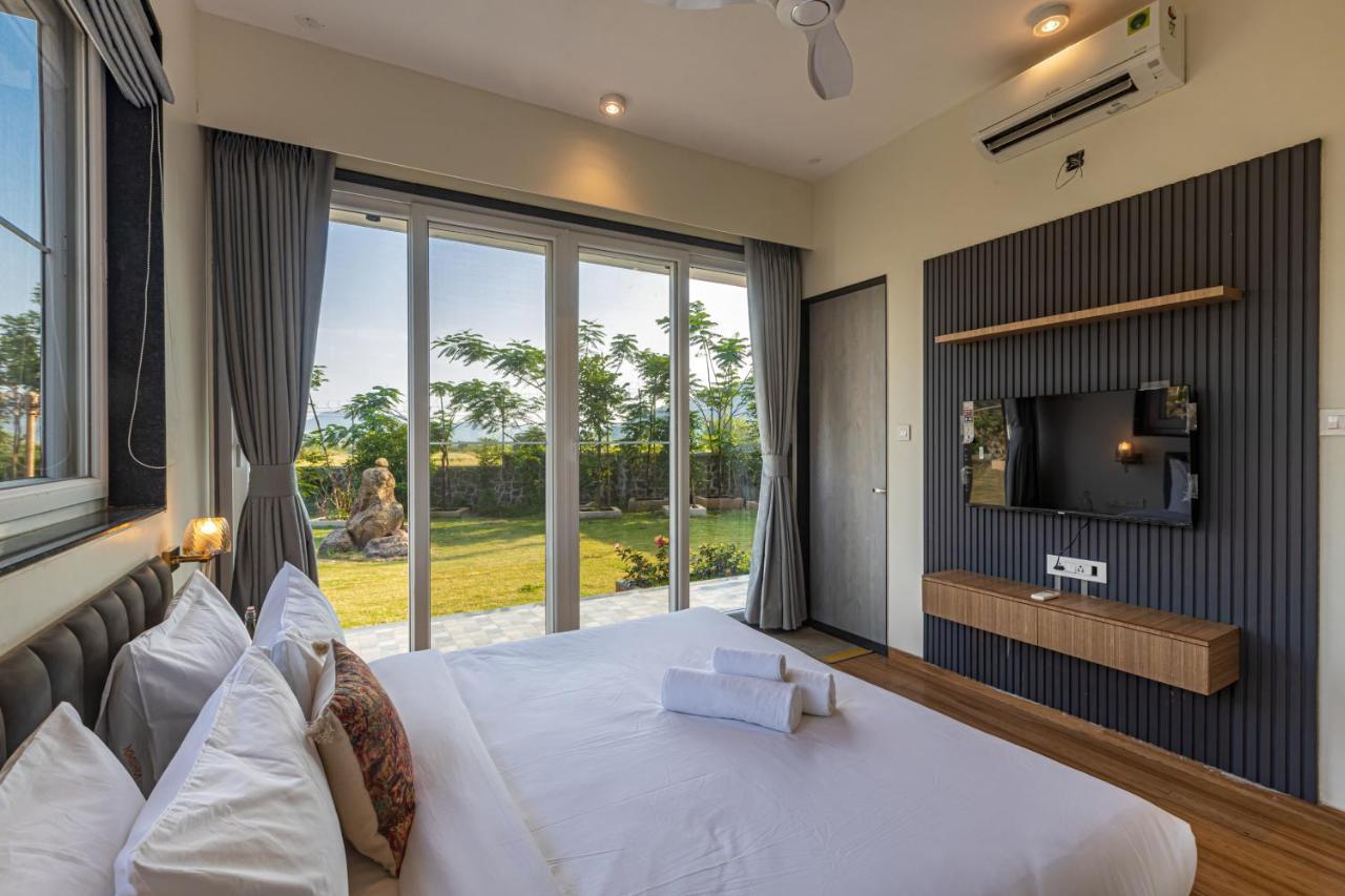 Saffronstays 11:11 Villa