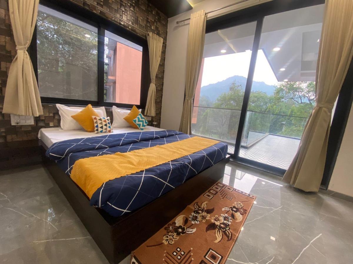 West Valley , Casa Raywood