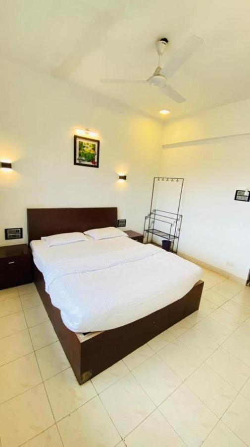 Ivy Pearl Row House No 3 *