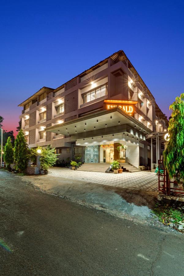 Hotel Emerald Retreat 3*