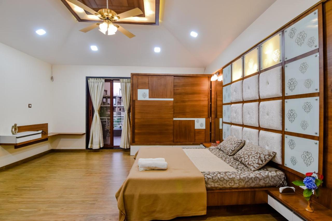 Lifeline - Luxurious Taraangan 4 Mountain View With Biggest Pool And Huge Open Area Lonavala
