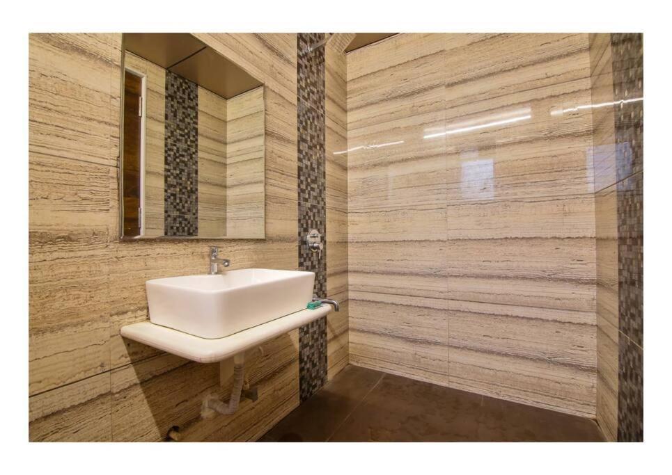 Villa 4bhk Luxury Rooftop Pool - Mars Lonavala