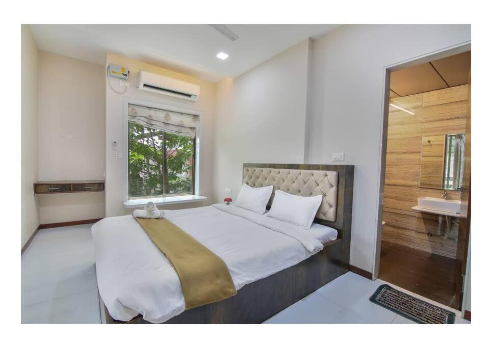 4bhk Luxury Rooftop Pool - Mars Lonavala
