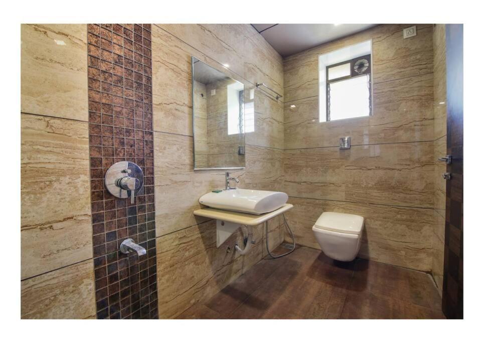 4bhk Luxury Rooftop Pool - Mars Villa