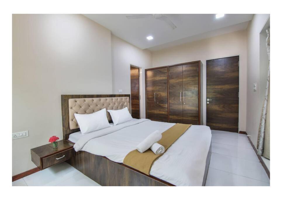 Villa 4bhk Luxury Rooftop Pool - Mars