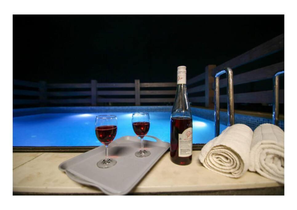 4bhk Luxury Rooftop Pool - Mars *