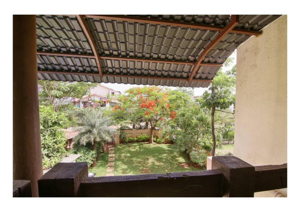 4bhk Luxury Rooftop Pool - Mars