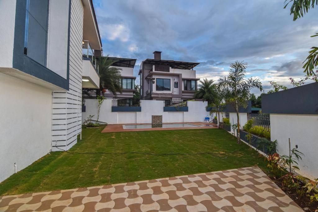 Royal Paradise Villa *