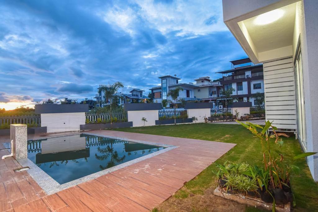 Royal Paradise Villa *