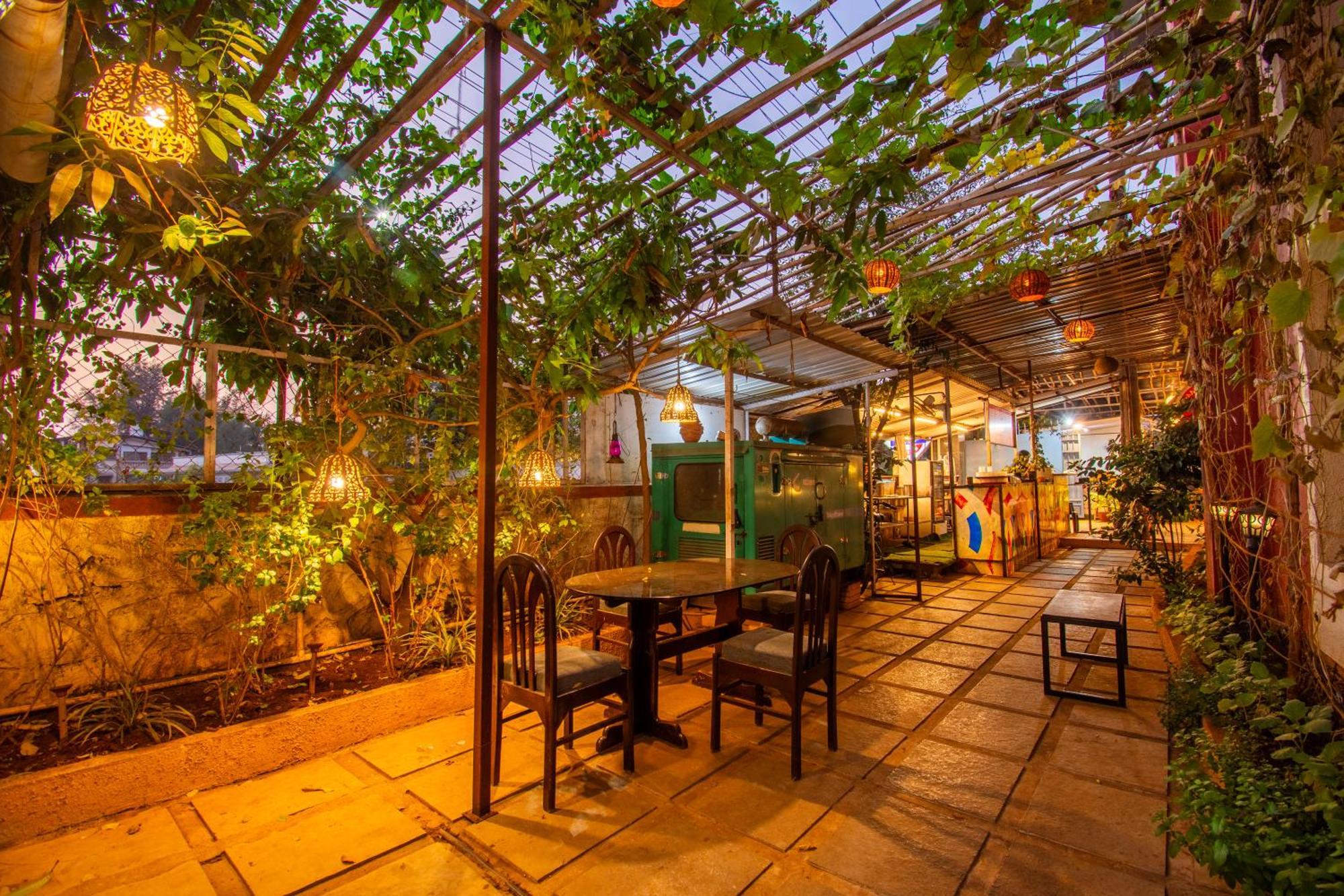 Resort Flora Ecostay And *