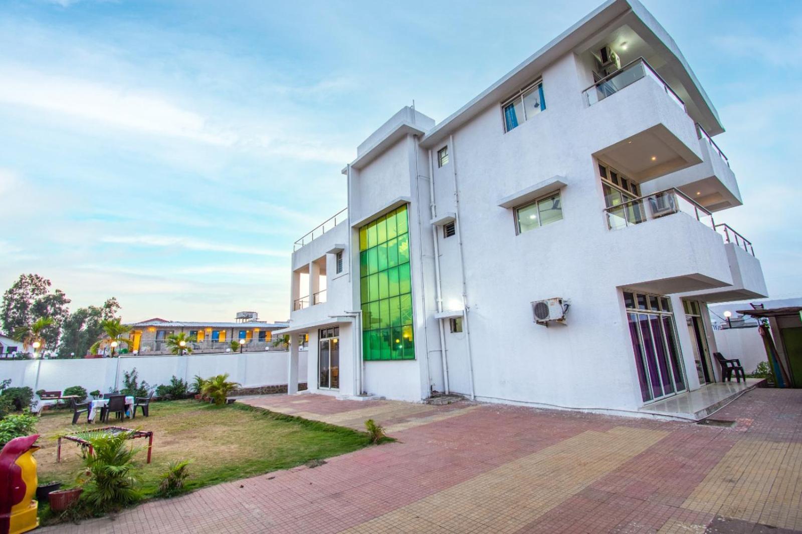 Empyrean Ll 6bhk Ll Royal Bramha Palace Ll Pvt Pool Ll Villa Lonavala