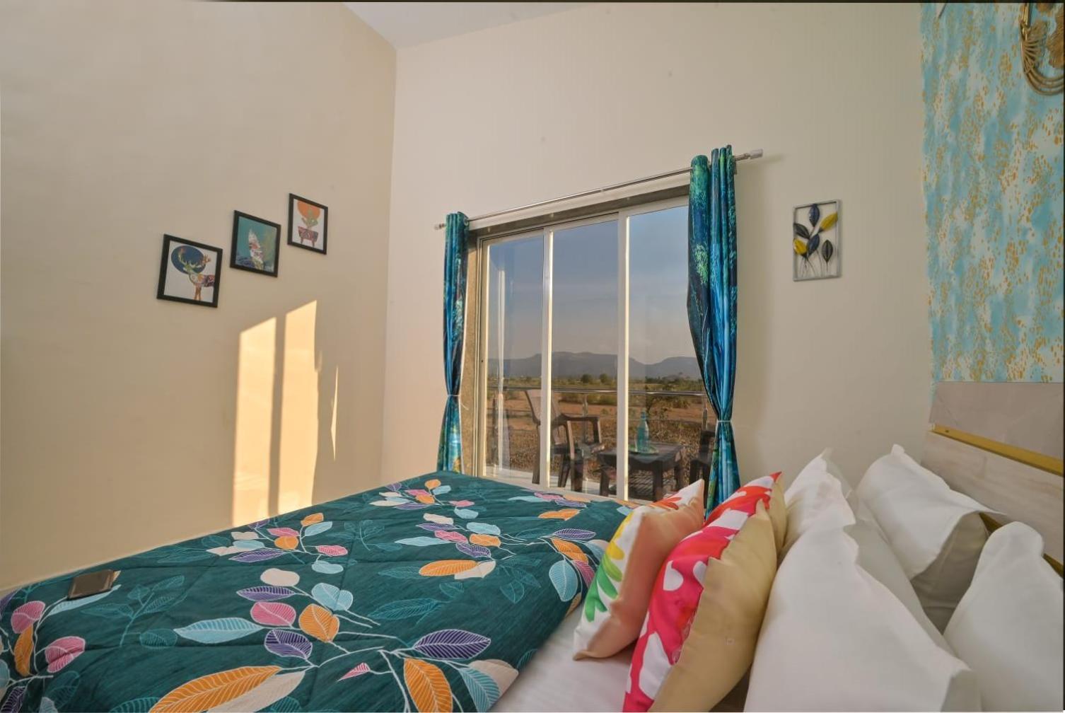 Empyrean Ll 4bhk Ll Leoncino Ll Largest Pool Ll Bbq Ii View