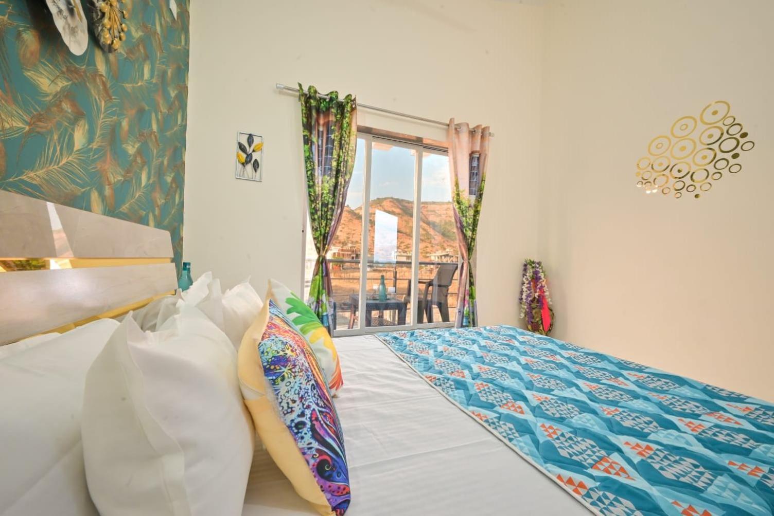 Villa Empyrean Ll 4bhk Ll Leoncino Ll Largest Pool Ll Bbq Ii View