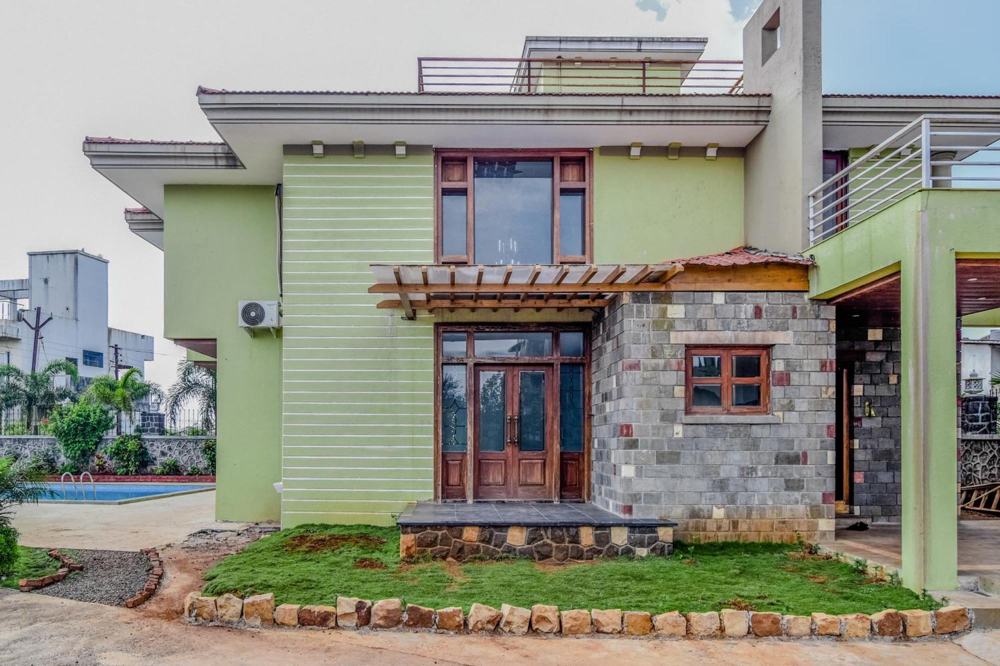 Villa Lifeline - Luxurious Taraangan 4 Mountain View With Biggest Pool And Huge Open Area Lonavala