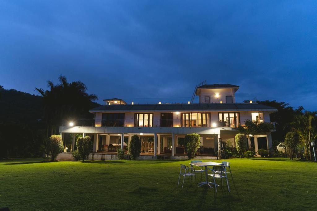 Villa Pawna By Hangout