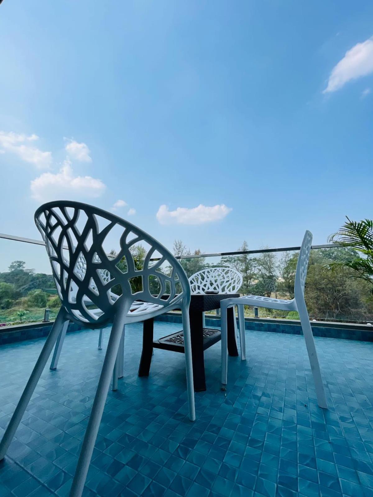 Christina 3bhk Pool Lonavala