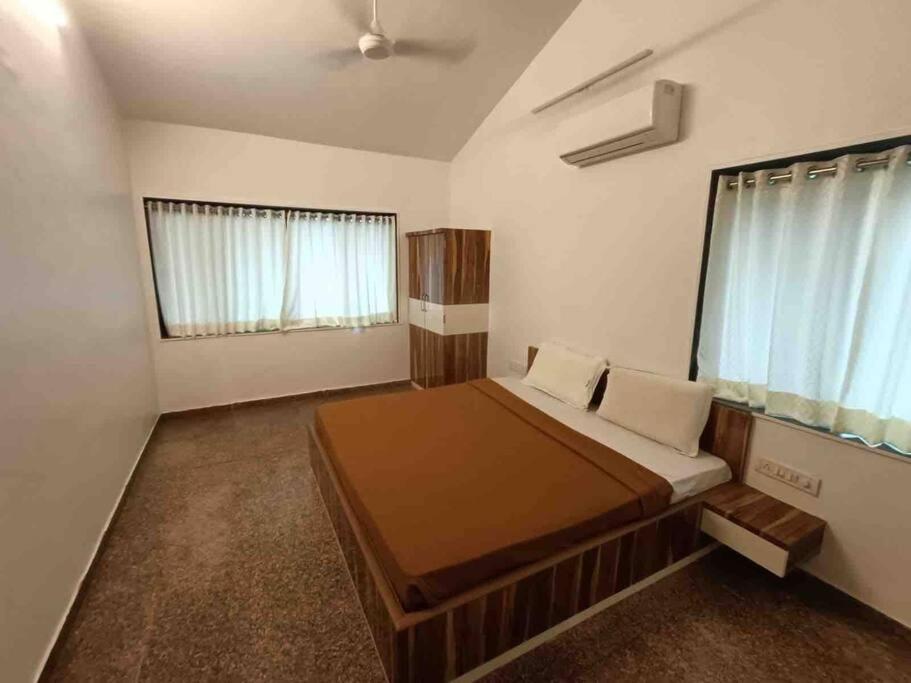 4bhk Bunglow In At Rs 1000 Per Head