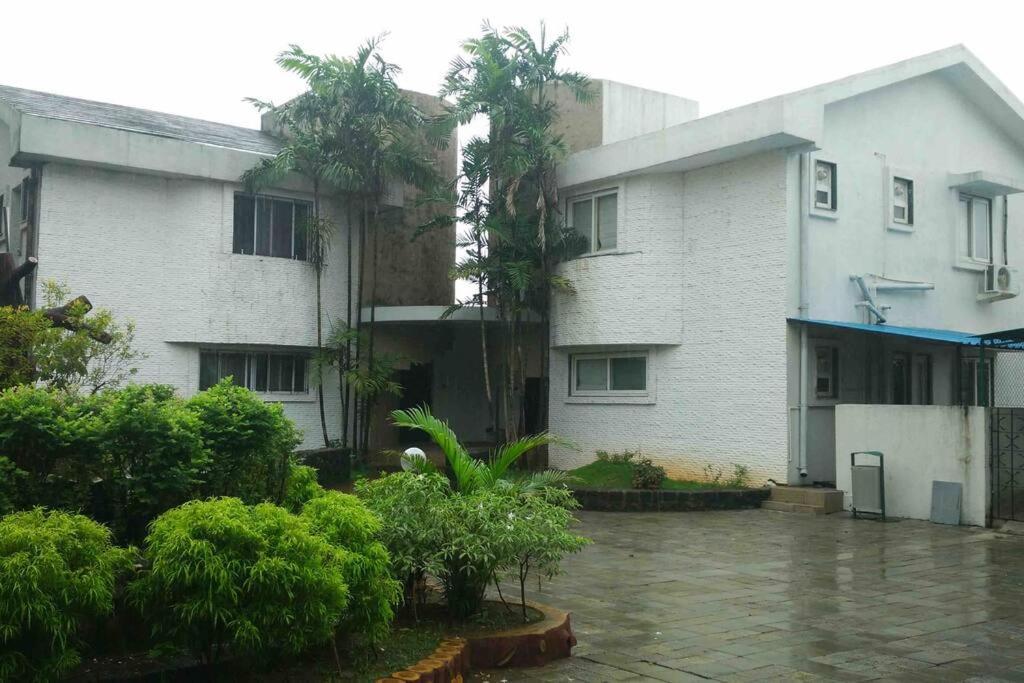 4bhk Bunglow In At Rs 1000 Per Head * Lonavala