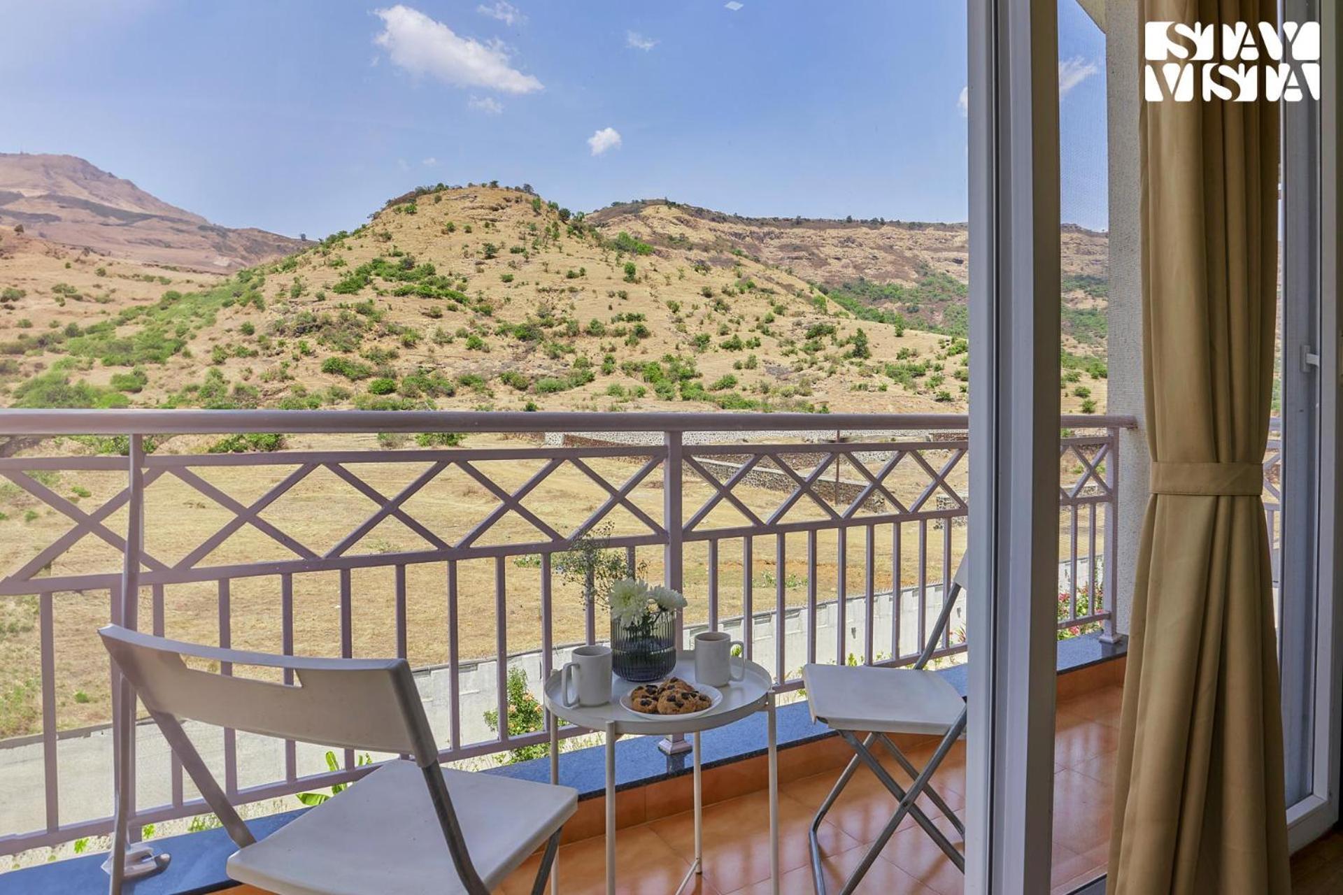 Stayvista's Kaarma - Valley-view With Outdoor Pool, Lawn Featuring A Gazebo & Machan Villa *