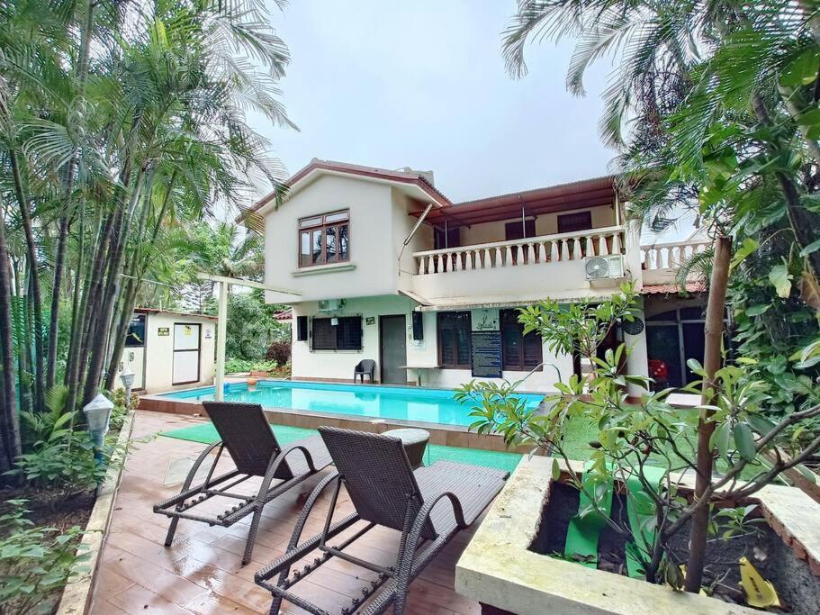 Villa Valecha Entire 4bhkbunglow With 5000 Sq Ft Garden *