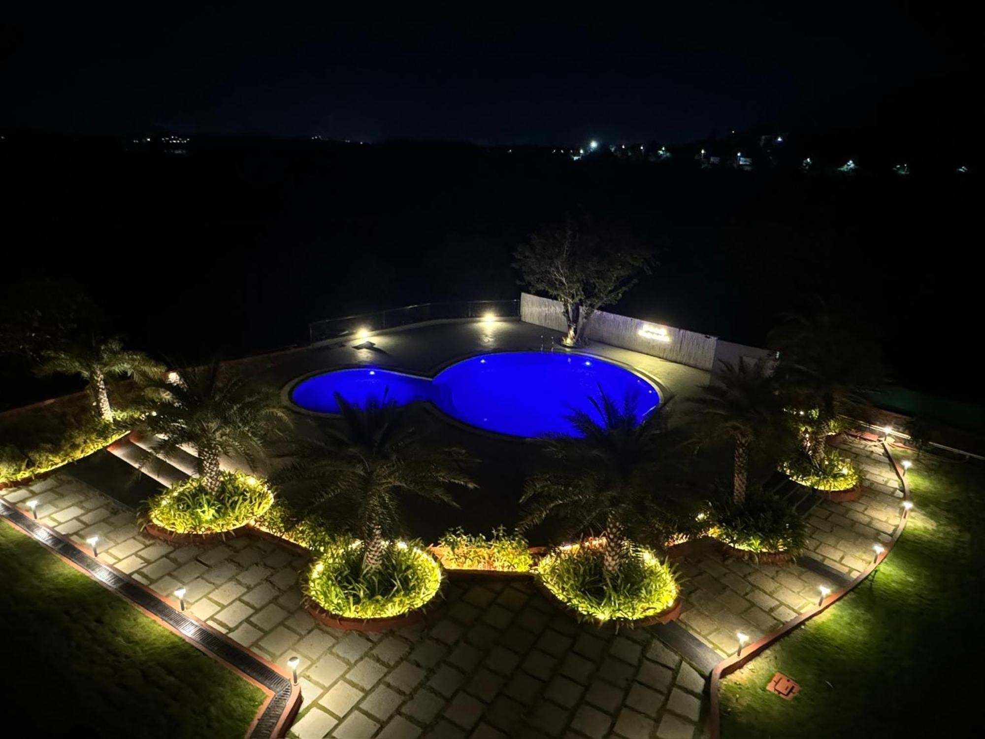 Ananta Villa *