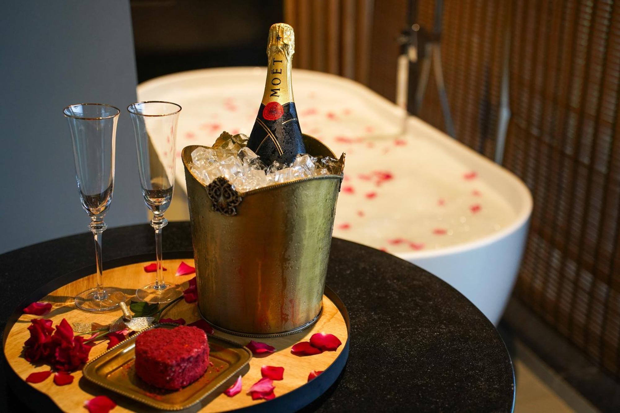 Radisson And 5*