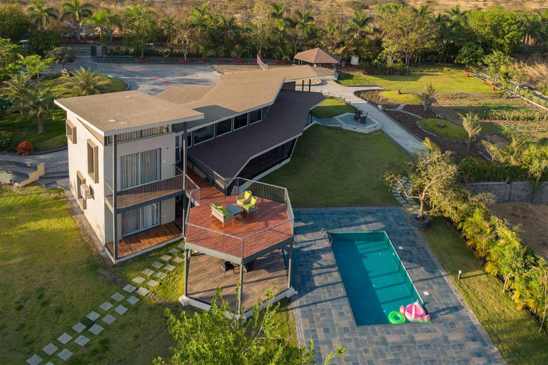 Villa Bel Air Mansion: Tranquil Oasis With Deck, Gazebo & Amphitheatre Lonavala
