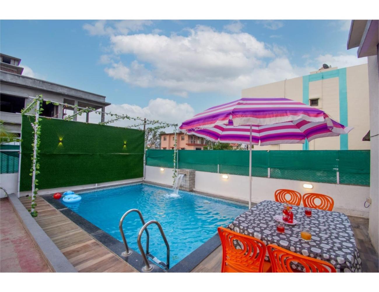 Silver Villa,