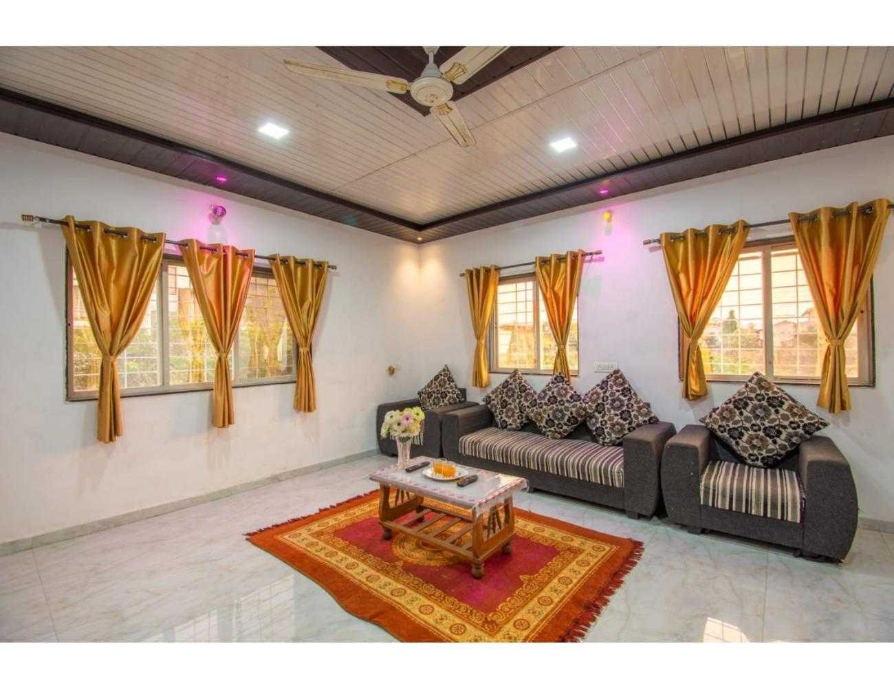 Homestay Silver Villa, *